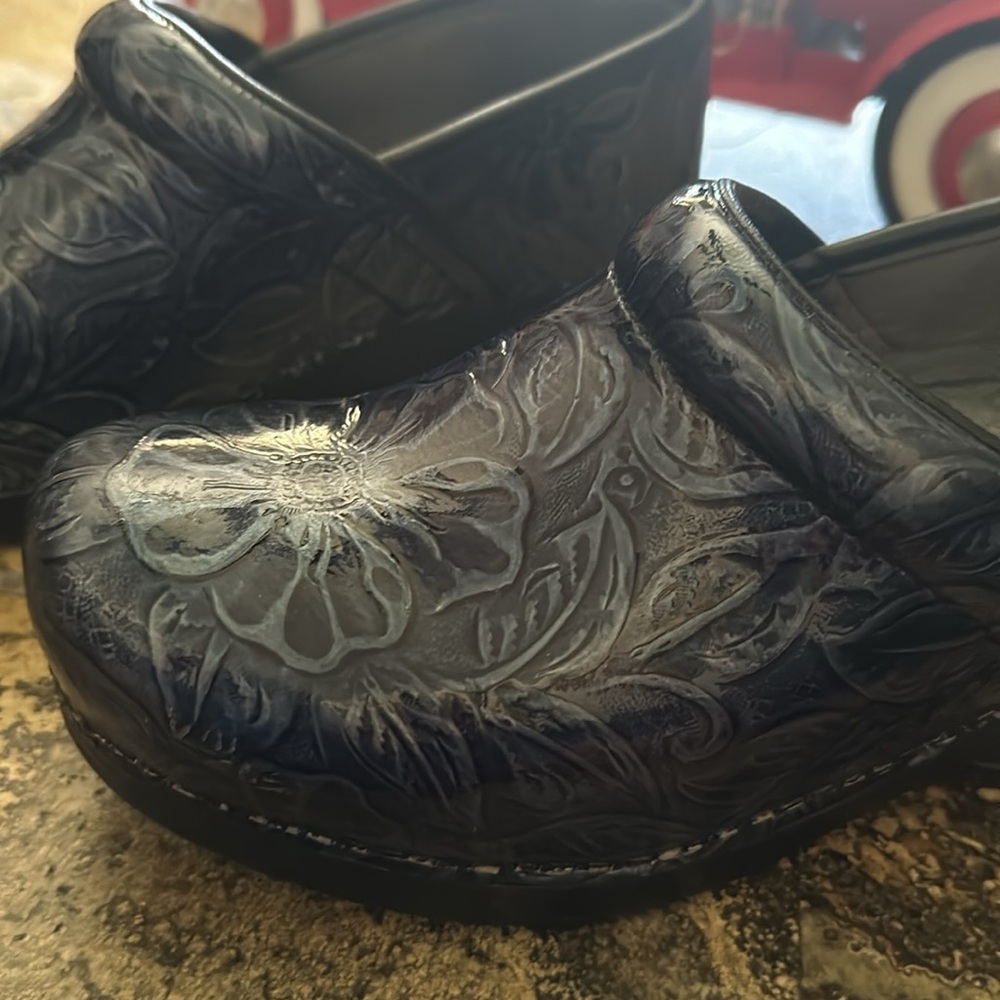 Blue Patient Floral DANSKO XP 39